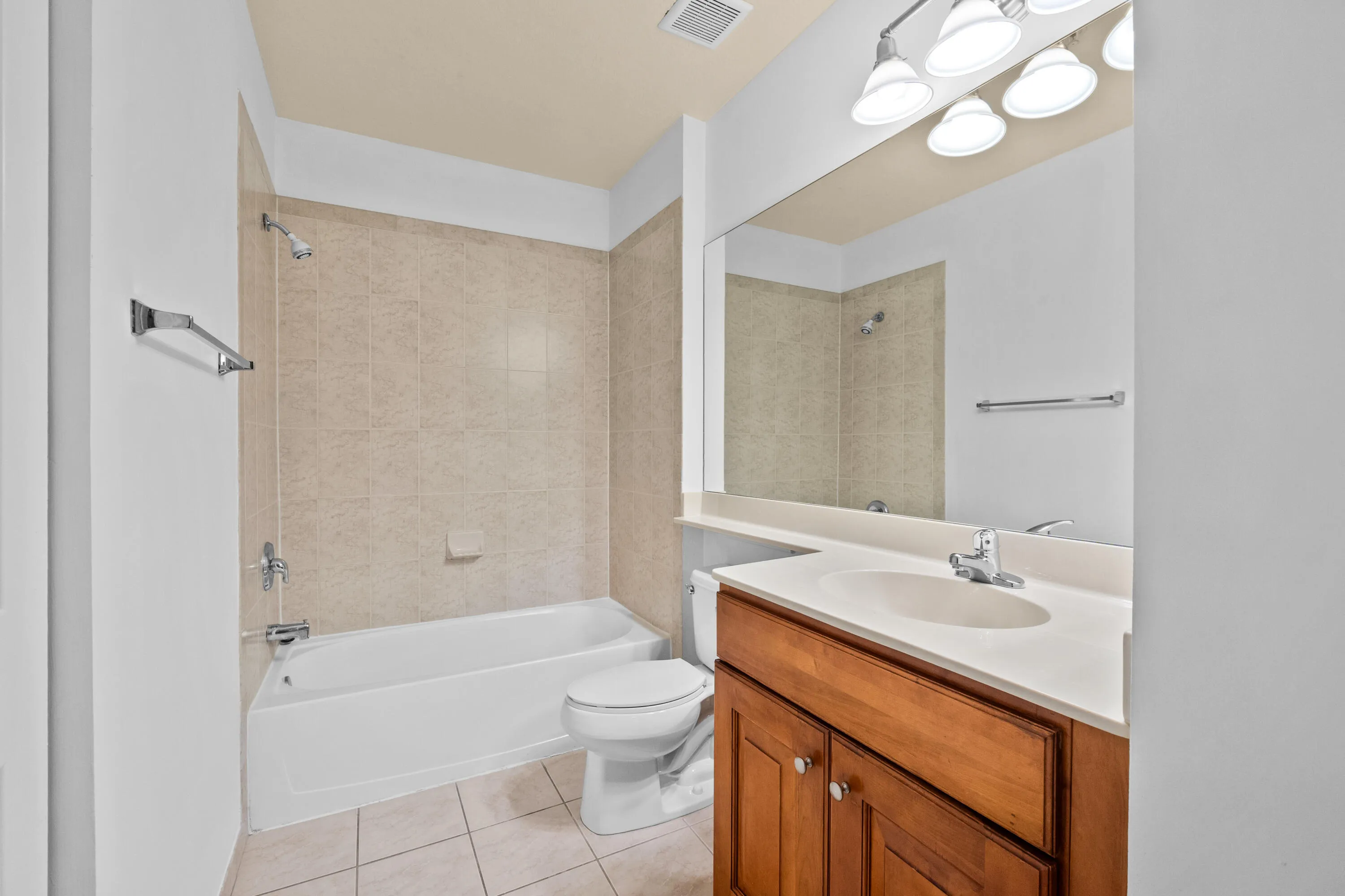 3500 Oaks Clubhouse Dr9