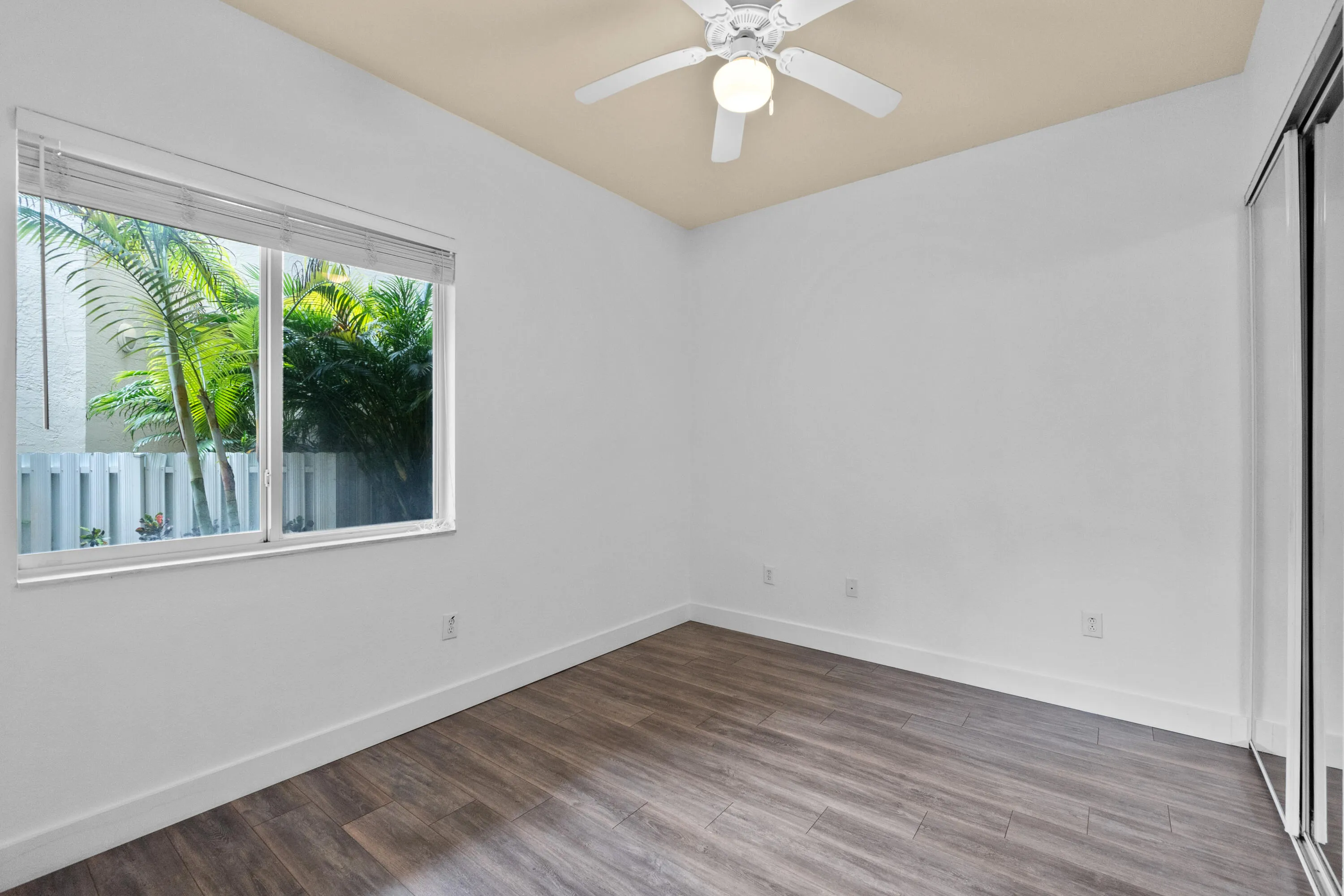 3500 Oaks Clubhouse Dr6