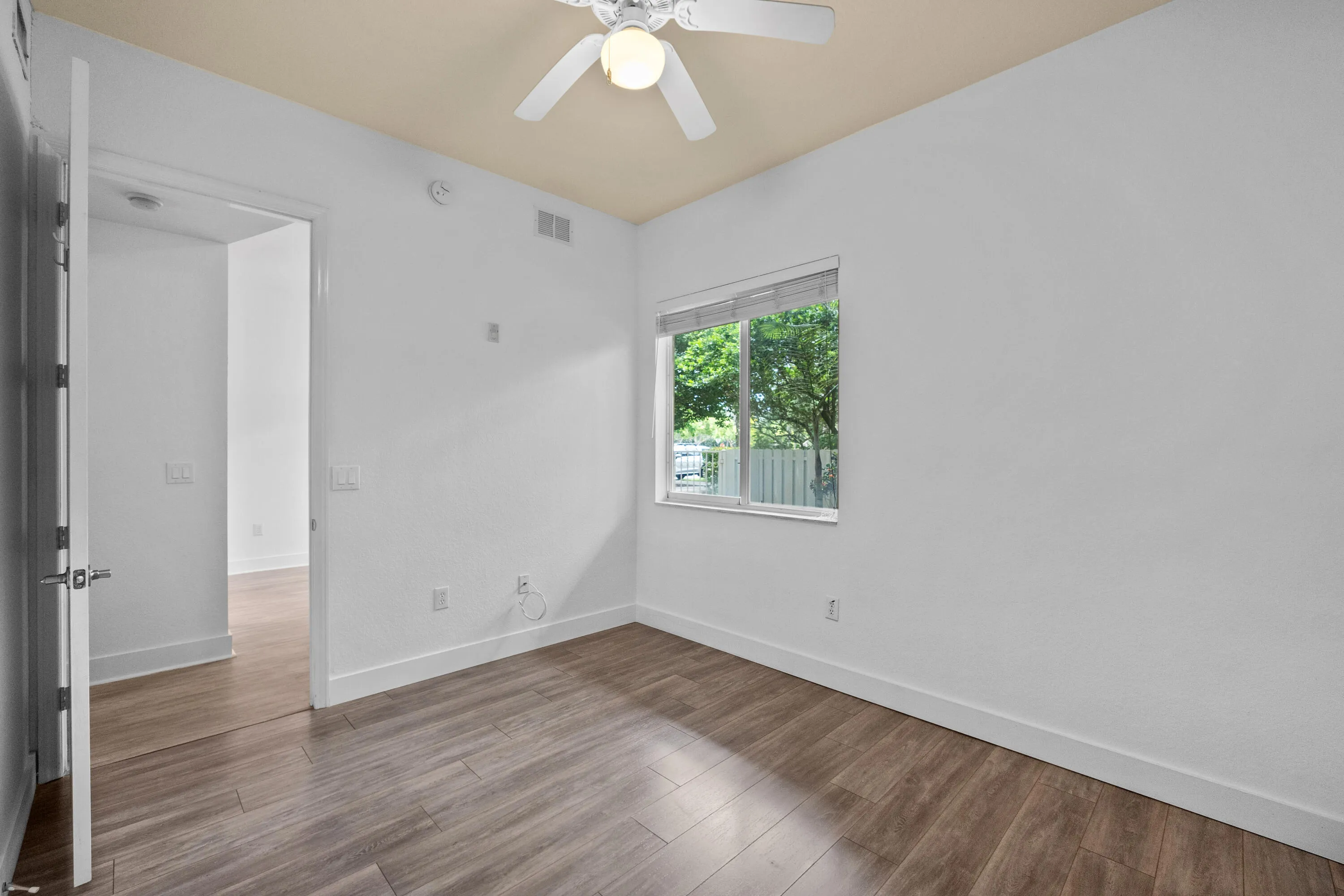 3500 Oaks Clubhouse Dr8