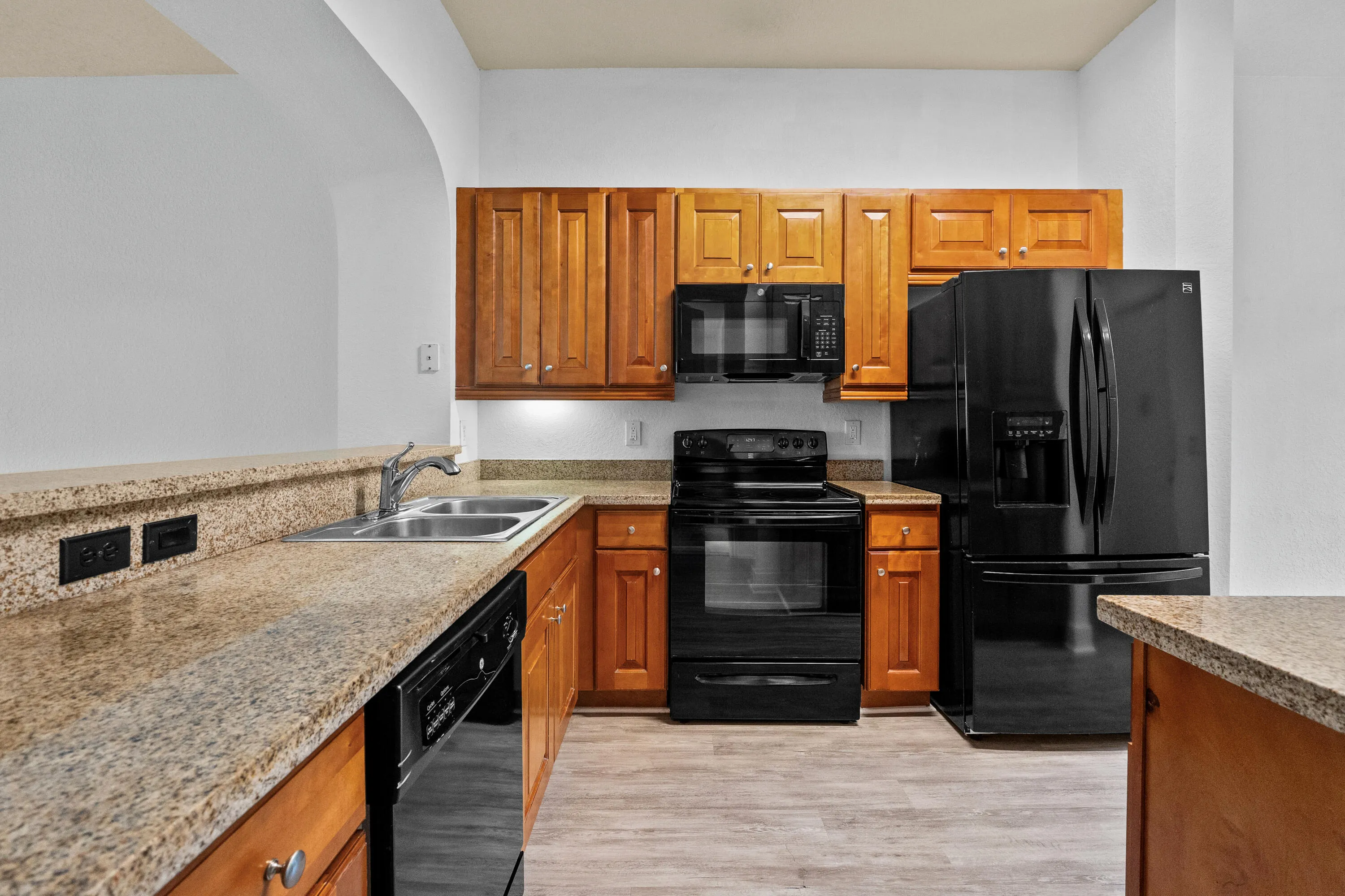 3500 Oaks Clubhouse Dr4