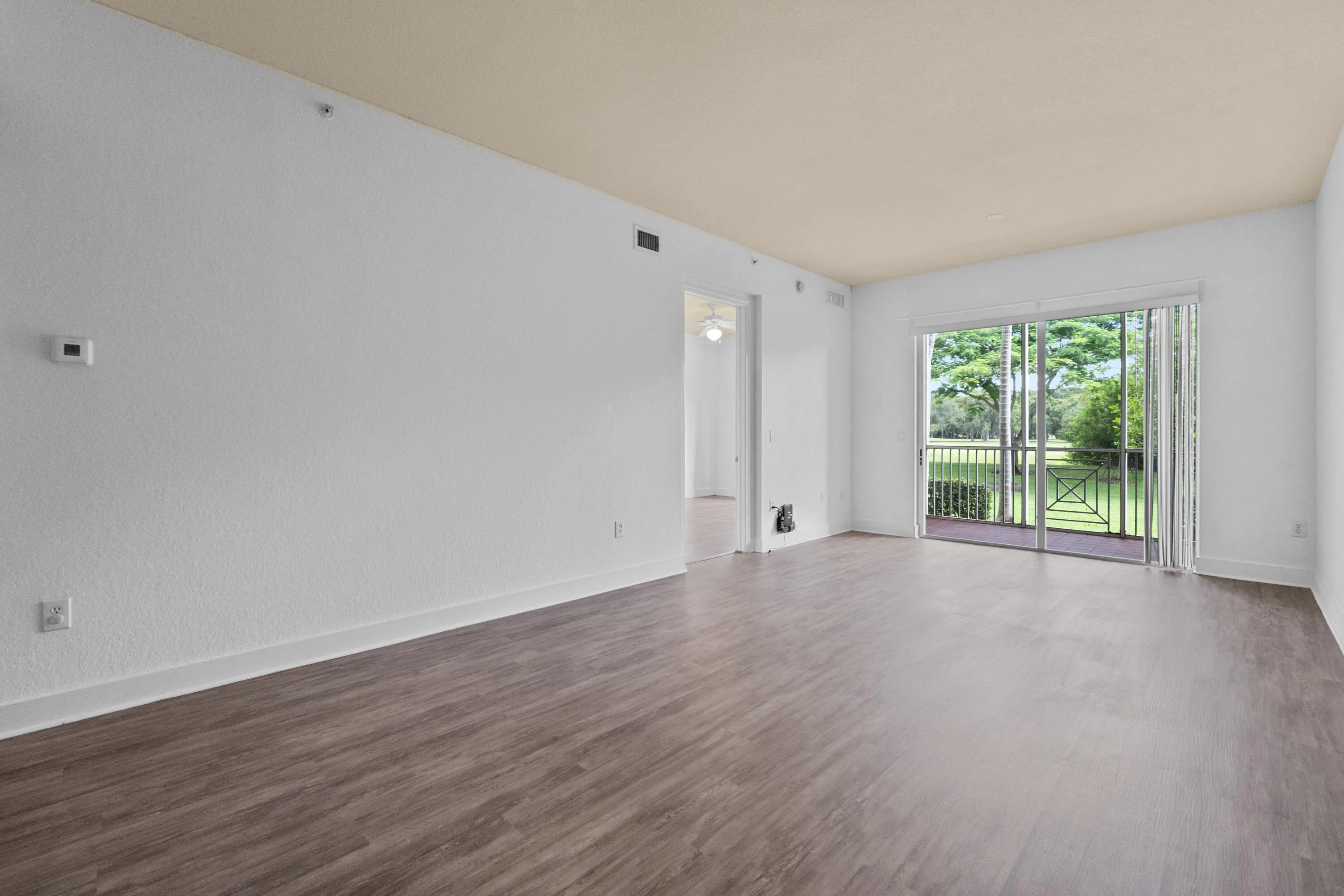 3500 Oaks Clubhouse Dr11