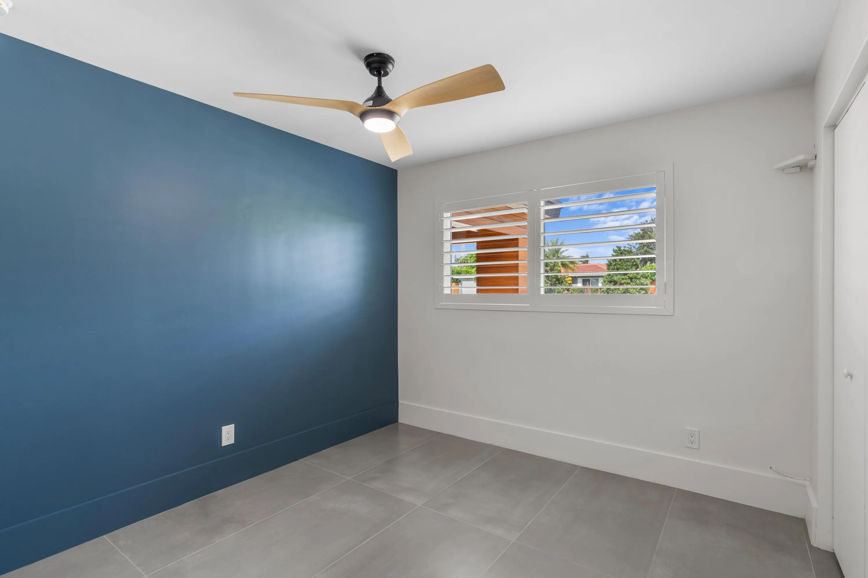 450 NE 5TH Circle
