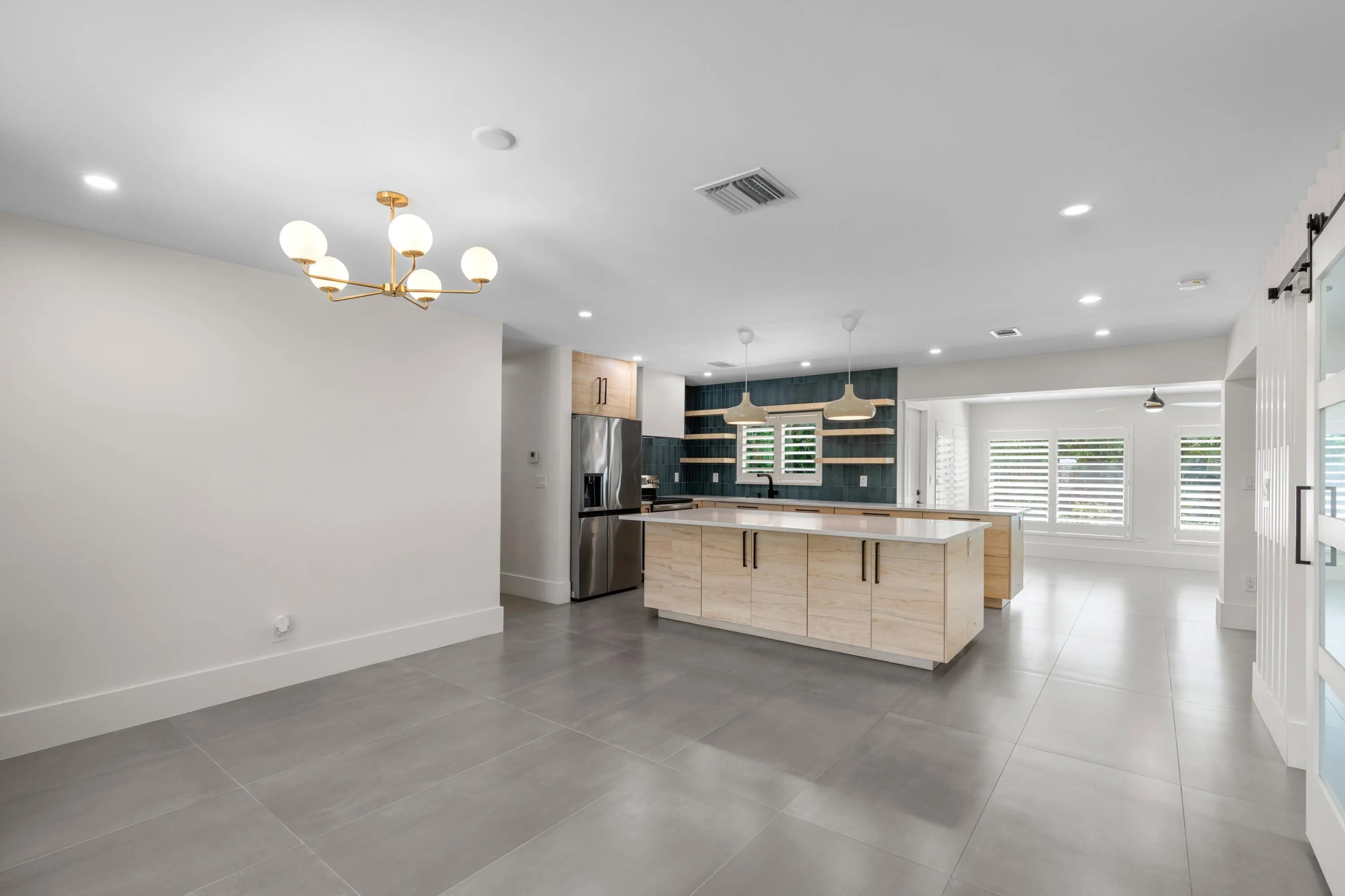 450 NE 5TH Circle