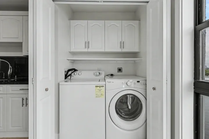 Washer & dryer in the unit