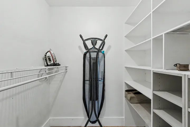 Walk in closet