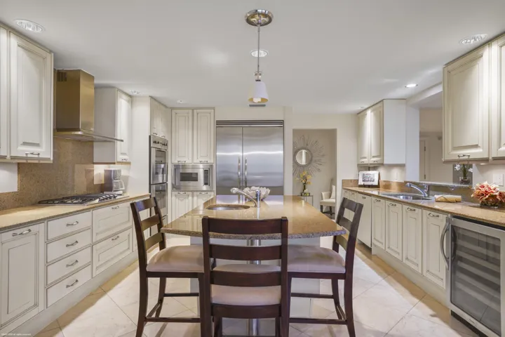 3800 N Ocean Dr 1751 008