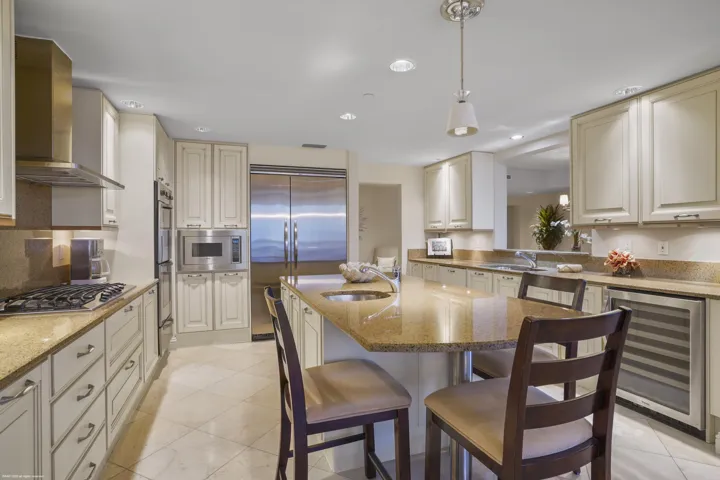3800 N Ocean Dr 1751 009