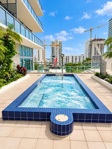 Large Jacuzzi with great views.