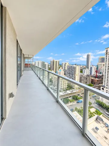 Large Balcony along the whole unit. Great 28th floor views.
