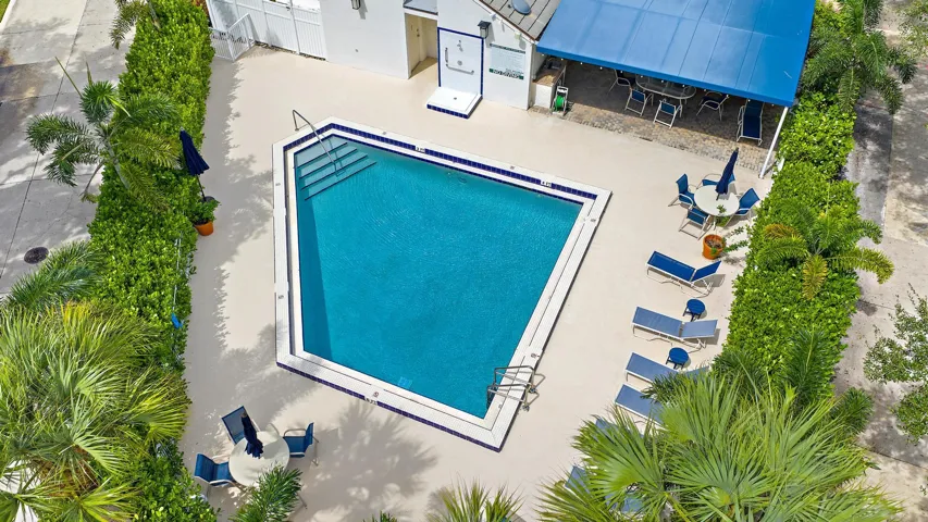 Community pool