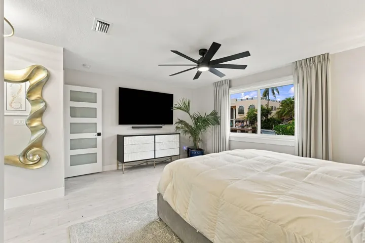 19-web-or-mls-116_Periwinkle_Dr_02278