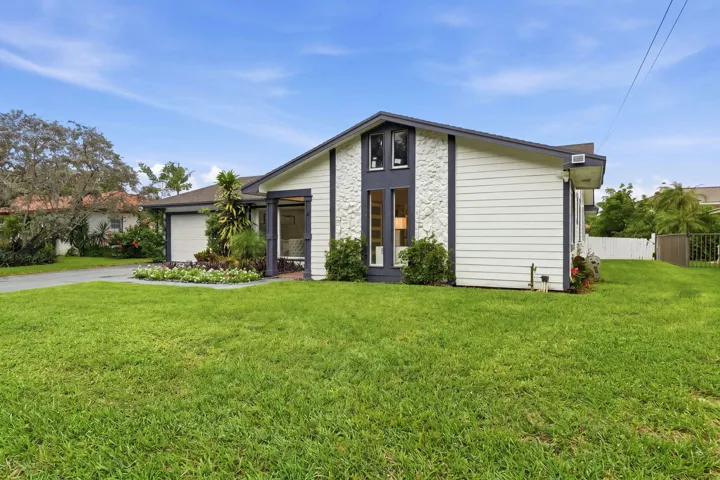 6-web-or-mls-116_Periwinkle_Dr_02197