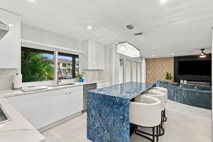 48-web-or-mls-116_Periwinkle_Dr_02398