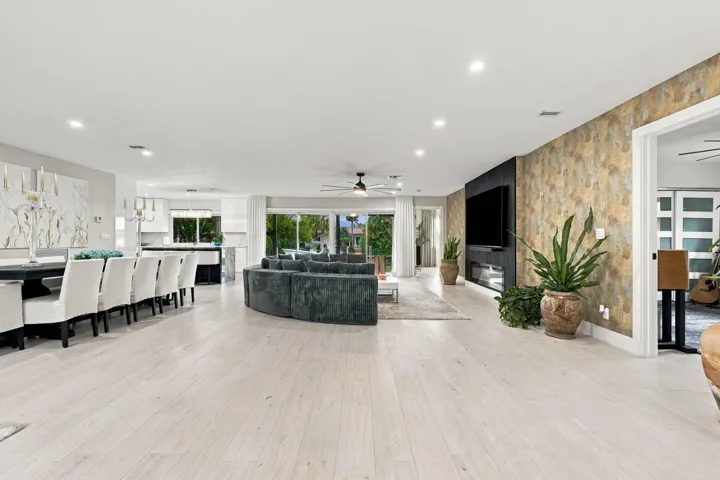 35-web-or-mls-116_Periwinkle_Dr_02317