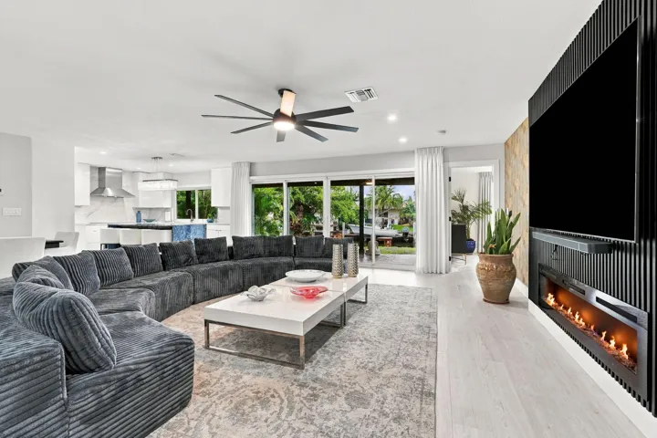 41-web-or-mls-116_Periwinkle_Dr_02356