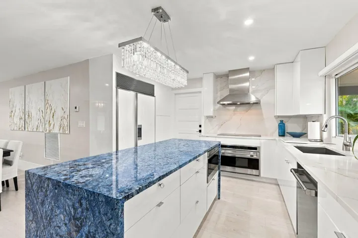 46-web-or-mls-116_Periwinkle_Dr_02389