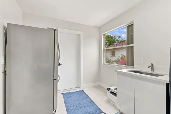 53-web-or-mls-116_Periwinkle_Dr_02419