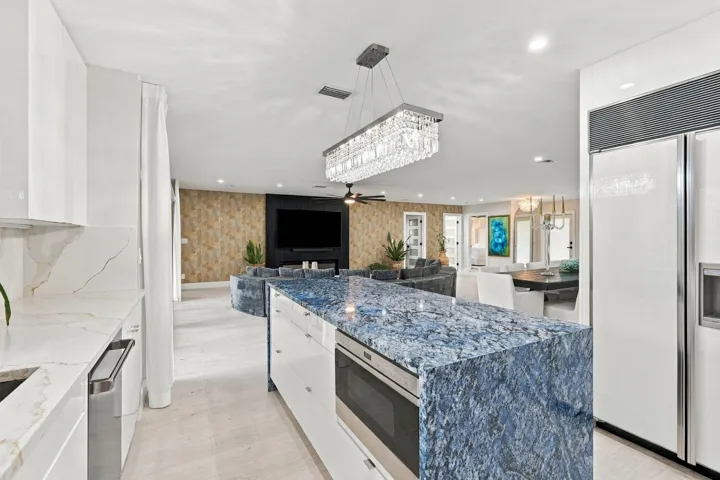 47-web-or-mls-116_Periwinkle_Dr_02395