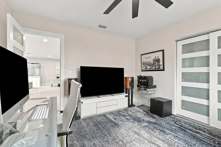 33-web-or-mls-116_Periwinkle_Dr_02305