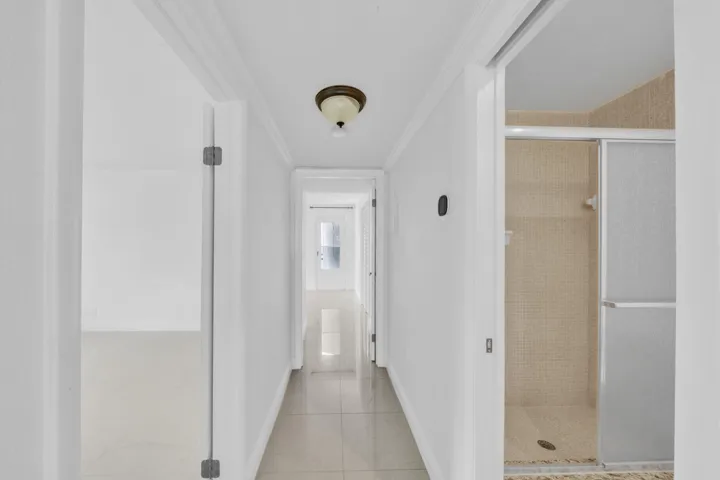 8 Foyer