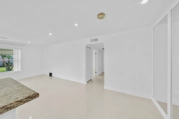 7 Dining Area