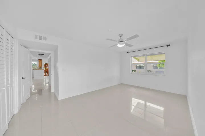 15 Primary Bedroom (1)