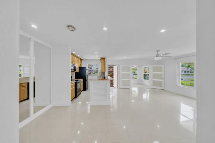 21 Living Area (1)