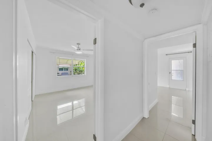 10 Foyer