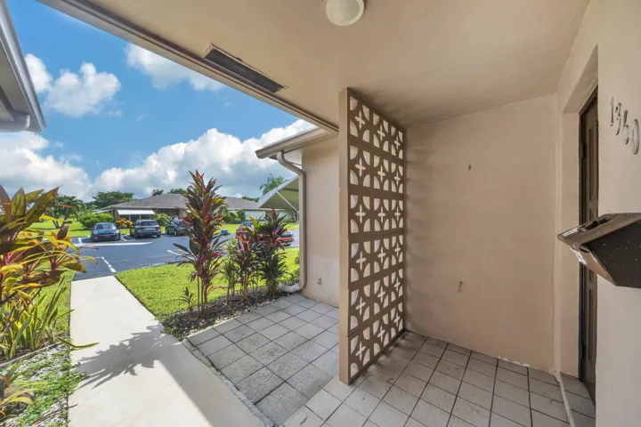 2 Entryway (2)