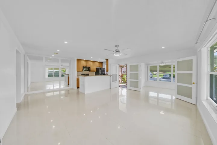 4 Living Area (2)
