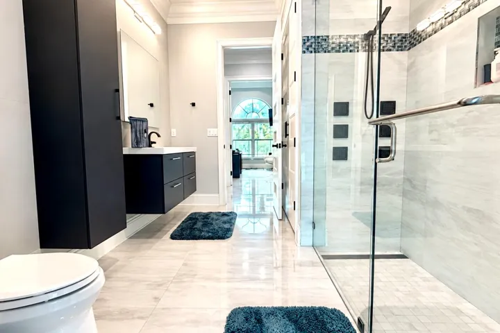 4th bathroom