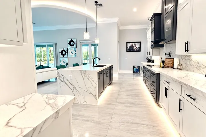 kitchen alt view