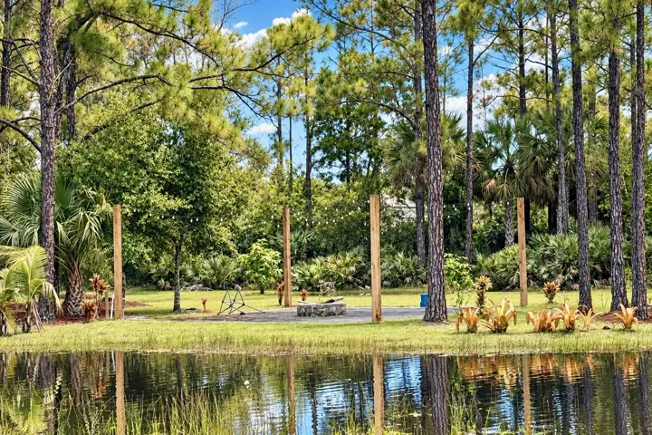 firepit seating area