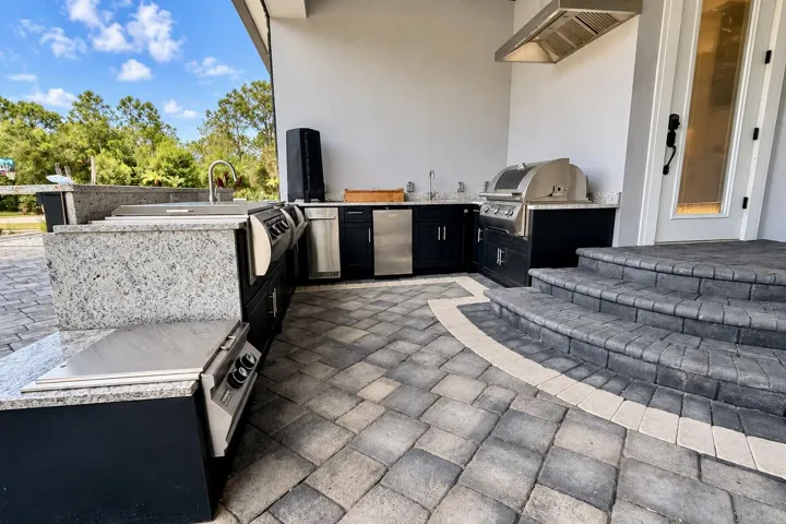 summer kitchen alt view
