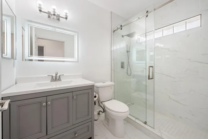 Main Floor-Bathroom 3