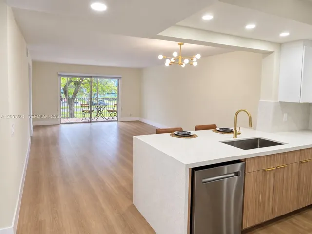 Eat In Kitchen