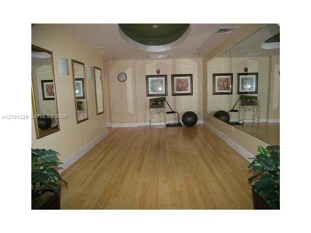 PILATES & YOGA ROOM
