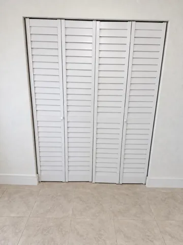 Listing_Interior_05