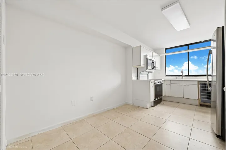 Spacious Eat-In Kitchen