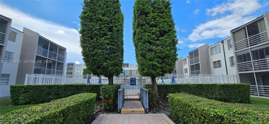 Path to the pool