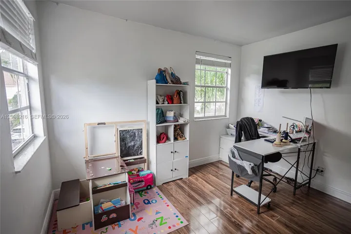 A versatile space that works as an office, studio or guest room.