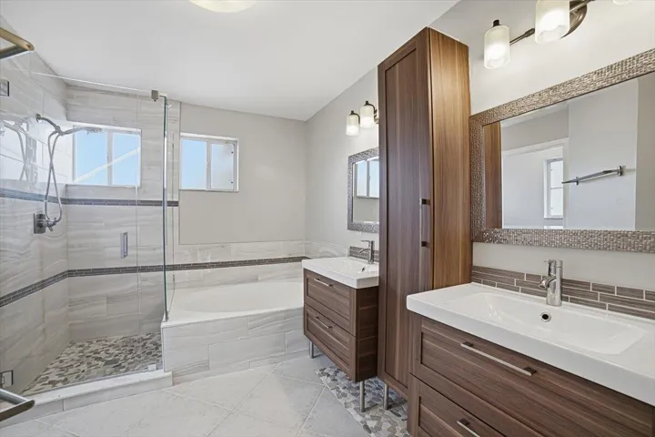 22-Bedroom3-Bathroom