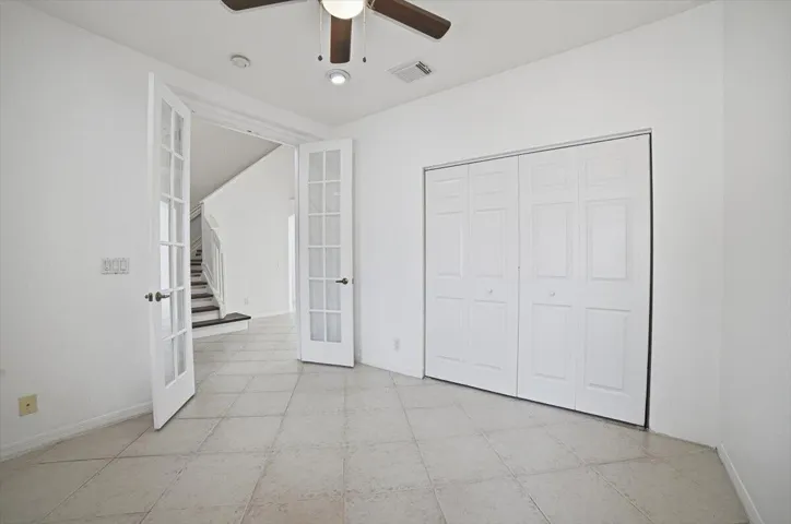 17-Bedroom1-C