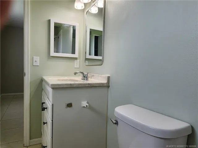 2nd bathroom