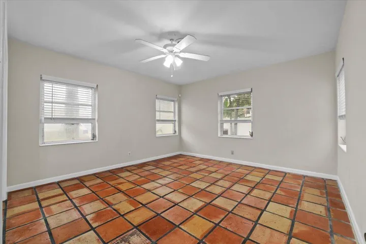 2337 sw 20th bedroom