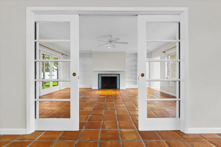 2337 sw 20th pocket doors