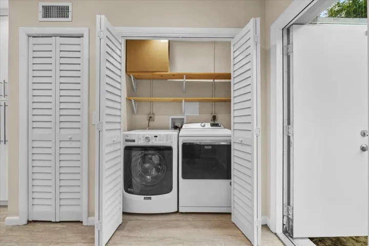 2337sw 20th washer dryer closet