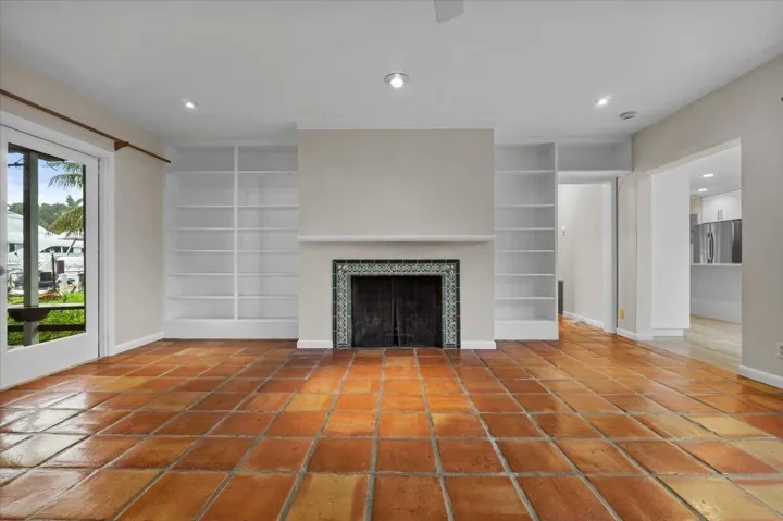 2337 sw 20th living room view