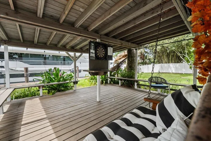2337 sw 20th deck