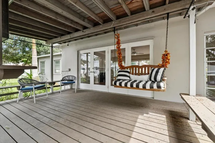 2337 sw 20 deck back to front
